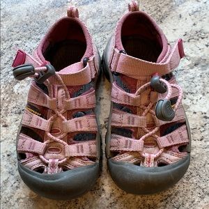 Kids keen sandals
